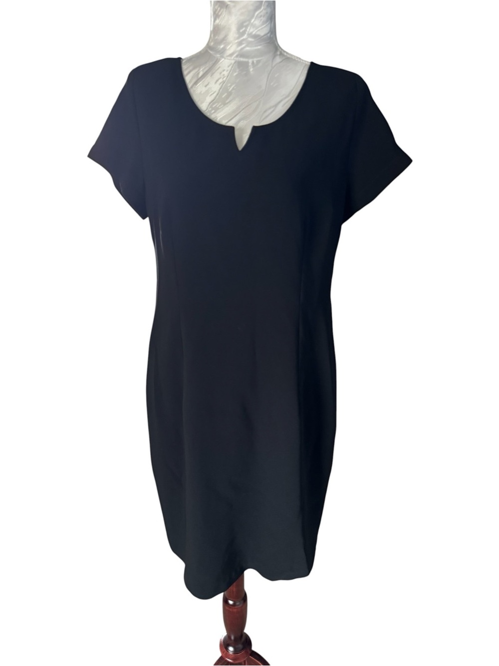 short-sleeve A'GI BROOKS black shift dress